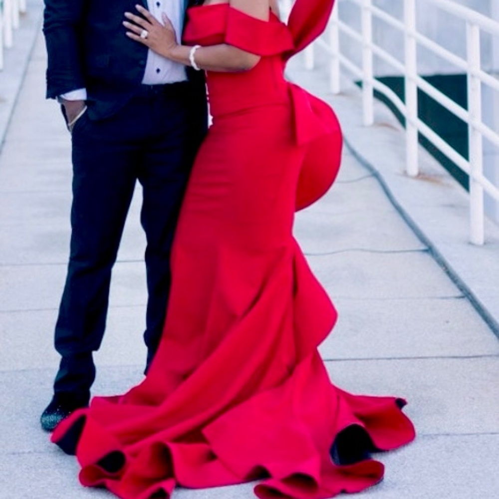Beautiful Red Couture Gown - Picture 2 of 7